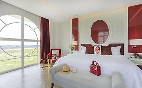 La Seine Hotel
